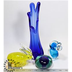 BOX WITH ART GLASS PAPERWEIGHTS AND VASE