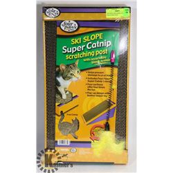 NEW SKI SLOPE SUPER CATNIP SCRATCHING POST