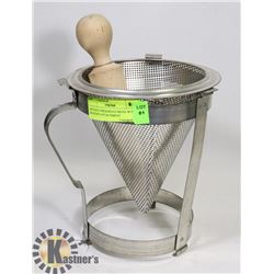 ANTIQUE PRESERVES PRESS WITH WOODEN ATTACHMENT