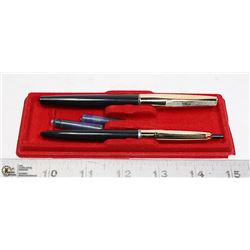 VINTAGE FOUNTAIN PEN SET IN BOX