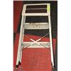 Image 1 : FOLD-OPEN 3-STEP METAL STEPPER - TOOLS