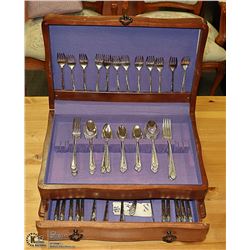 HOLMES & EDWARDS 1937 LOVELY LADY SILVERWARE