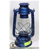 Image 1 : VINTAGE BLUE METAL HURRICANE LAMP -