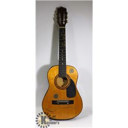 VINTAGE WOOD GUITAR NO STRINGS