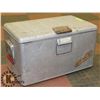 Image 1 : 1950'S ALUMINUM COOLER WITH 2 SIDE BOTTLE OPENERS