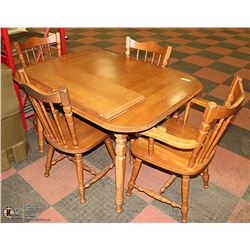 MAPLE TABLE WITH 4 CHAIRS AND 2 LEAVES. FURNITURE