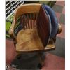 Image 1 : BANKERS WOOD CHAIR, 360* SWIVEL, PLASTIC CASTERS