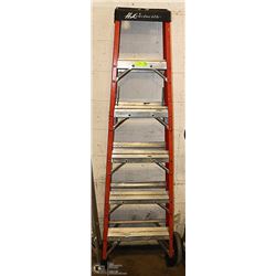 6FT LOUSVILLE FIBERGLASS A- FRAME LADDER