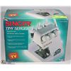 Image 1 : SINGER TINY SERGER OVEREDGING SEWING MACHINE