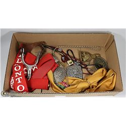 BOX OF VINTAGE COWBOY ITEMS INCL. 5 ROPE