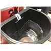 Image 2 : INSULATED ICE BUCKET-2-WHEEL 1/2 CIRCLE (APPROX 17.5" X 32")