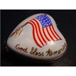 Authentic hand-painted Limoges box signed #1010477