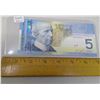 Image 4 : 2002 AND 2 2006 CANADIAN 5 DOLLAR BILLS