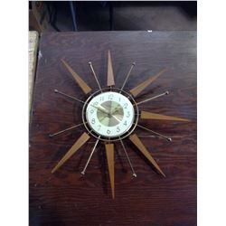 VINTAGE CLOCK WORKING