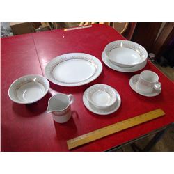 8 PLACE SETTING JOHNSON BROTHERS