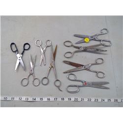ASSORTMENT OF SCISSORS
