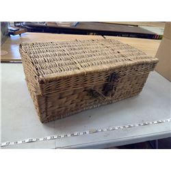WICKER BASKET