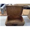 Image 3 : WICKER BASKET