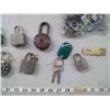 Image 3 : VINTAGE LOCKS, KEYCHAINS, ETC.