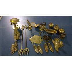 LOT OF BRASS ORNAMENTS