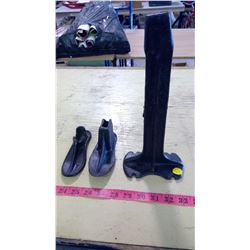 COBBLER SHOE STAND AND LASTS - CHILD SIZE
