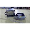 Image 1 : VINTAGE IRON AND TOASTER