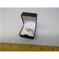 WYNDSOR CZ CLUSTER RING 14KT GOLD-PLATED - SIZE 9