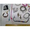 Image 3 : LOT OF CHILDREN'S JEWELRY