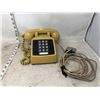 Image 1 : YELLOW DESK PHONE