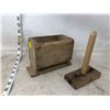 Image 4 : BUTTER PRESS AND WOOL CARTONS