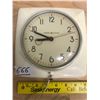 Image 2 : KITCHEN CLOCK - 1950S - WORKING - GENERAL ELECTRIC - 7"X7"  - ELECTRIC