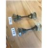 Image 2 : 2 VINTAGE GLASS DOORKNOBS