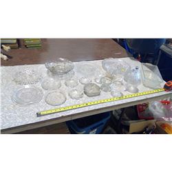 MISCELLANEOUS GLASSWARE AND PYREX LOAF PAN