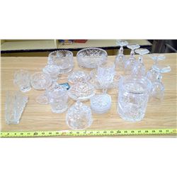 LARGE ASSORTMENT OF CRYSTAL AND GLASS