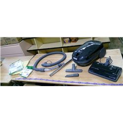 KENMORE VACUUM CLEANER