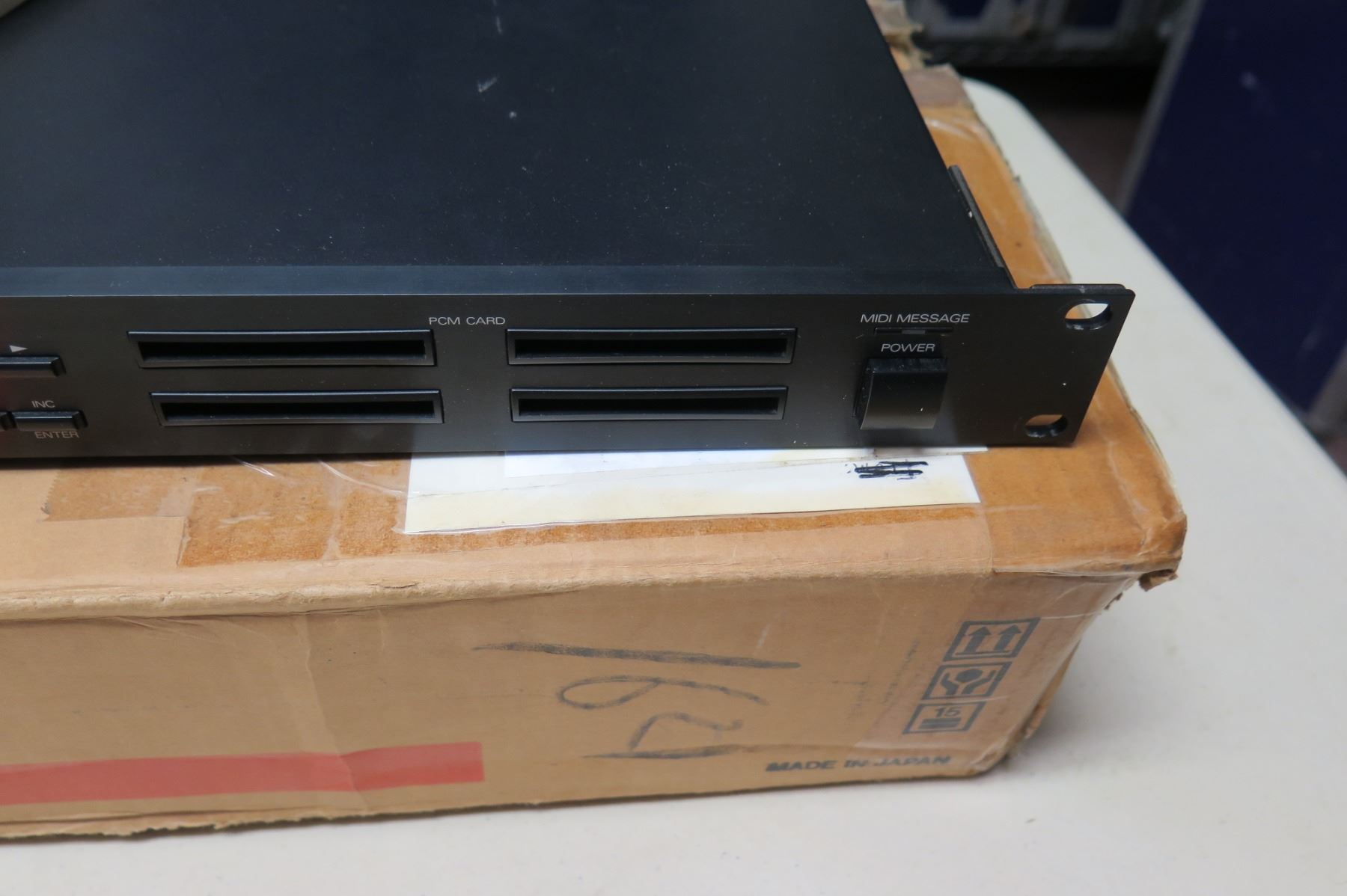 Roland U 110 Pcm Sound Module In Box W Cords Manual Oahu Auctions Roland U 110 Pcm Sound Module In Box W Cords Manual Oahu Auctions