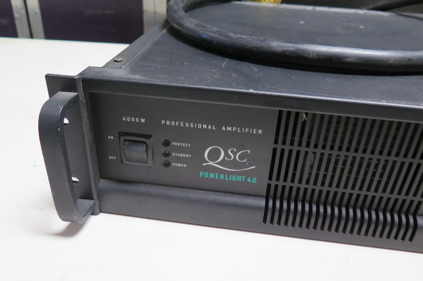 QSC Powerlight 4.0 PFC 4000 Watt Professional Amplifier Model PWRLIGHT ...