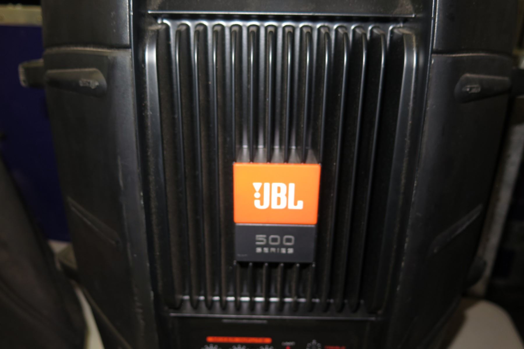 JBL EON 515XT Powered Speaker W Cord Carrying Case Oahu Auctions jbl-eon-515xt-powered-speaker-w-cord-carrying-case-oahu-auctions