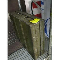 1 - 3 LOAF BREAD PAN