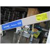Image 2 : INVACARE ELECTRIC PATIENT LIFT