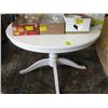 Image 1 : ROUND WHITE TABLE