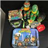 Image 1 : TEENAGE MUTANT NINJA TURTLES TOY & COLLECTIBLES LOT