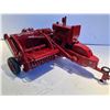 Image 3 : MCCORMICK SS W DIE-CAST HAY BALER