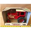 Image 1 : INTERNATIONAL 1568 DIE-CAST TRACTOR - ERTL