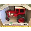 Image 1 : INTERNATIONAL 1568 DIE-CAST TRACTOR