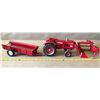 Image 1 : INTERNATIONAL TRACTOR W / LOADER, BALER & MANURE SPREADER