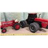 Image 2 : 2 X INTERNATIONAL DIE-CAST TRACTORS