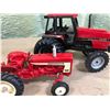 Image 2 : INTERNATIONAL 606 & 3294 DIE-CAST TRACTORS