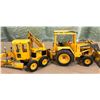 Image 2 : JOHN DEER DIE-CAST GRADER & EXCAVATOR
