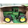 JOHN DEER 8650 DIE-CAST TRACTOR
